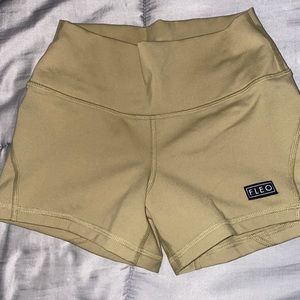 Fleo Apex Contour XS EUC worn once! Army green *BUNDLES 30% discount*